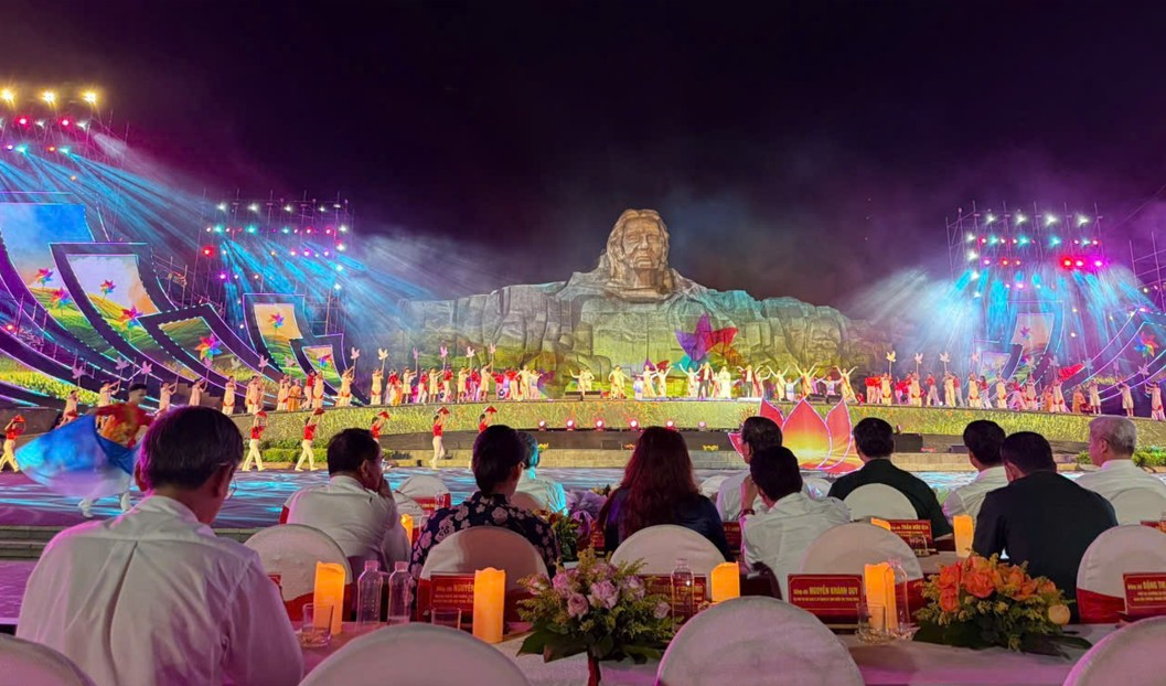 Chương trình nghệ thuật đặc biệt “Bản hùng ca bất diệt” 
